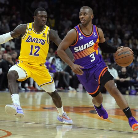 Chris Paul and the Suns beat the Lebron-less Lakers to Win 3 Consecutive Victories